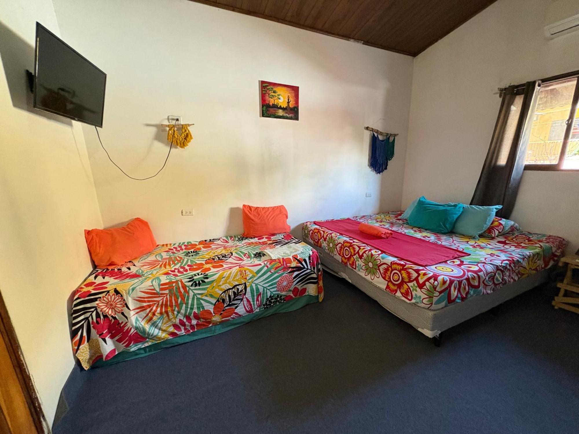Passifloras Hostel Quepos Exterior photo
